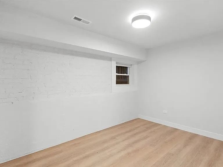 927 N Mozart St — Photo 12