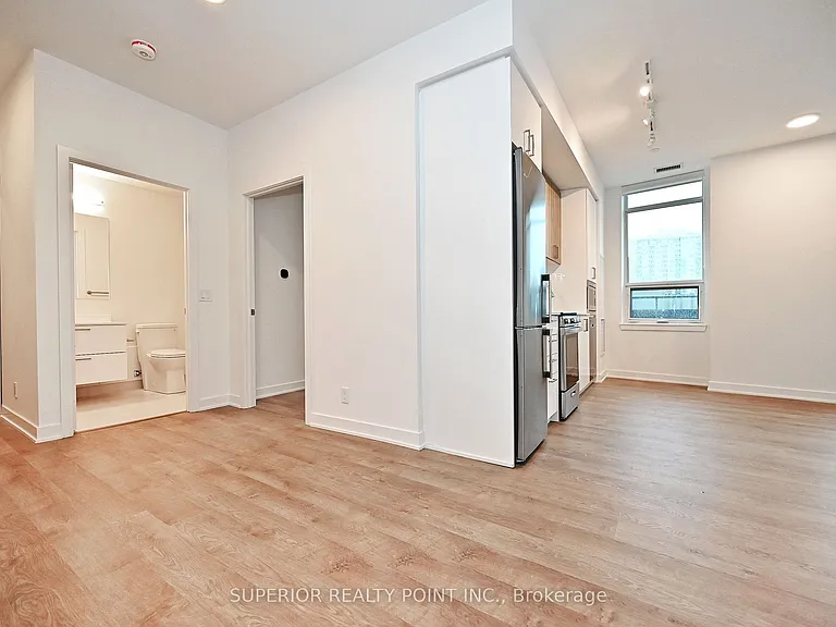 30 Upper Mall Way #A214 — Photo 31