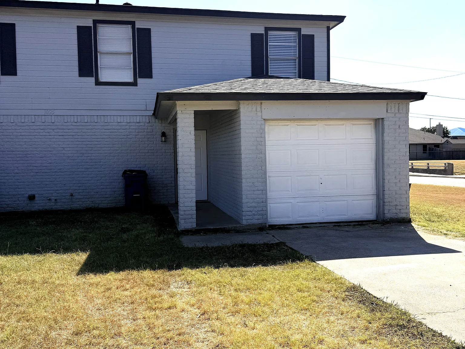 3 bed, 1.5 bath, 1085 sqft, $1,500 — Photo 1
