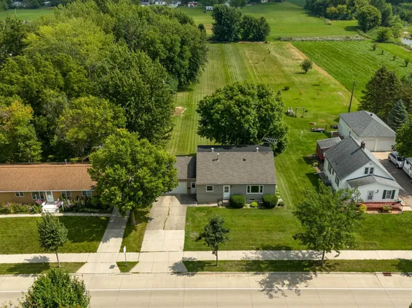 107 5th St NE, Montgomery, MN 56069