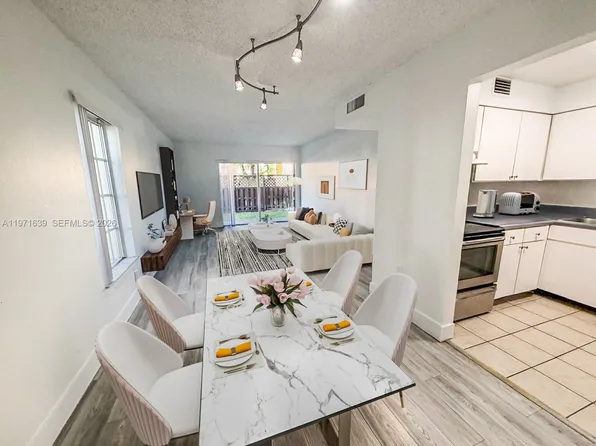 5102 NW 79th Ave APT 105, Doral, FL 33166