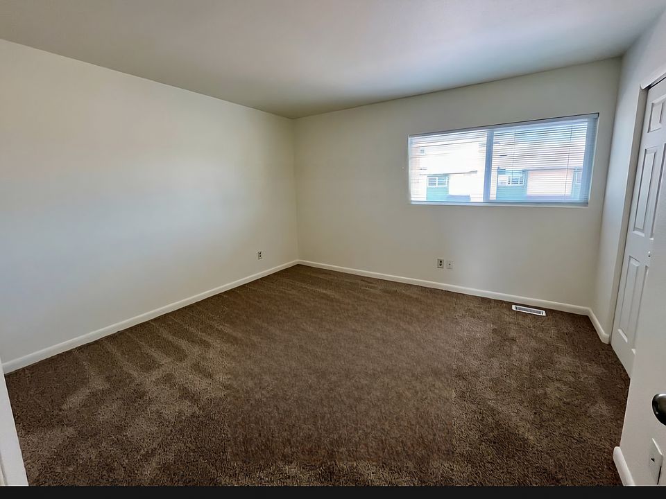 1st image of 2433 Cherokee Park Pl