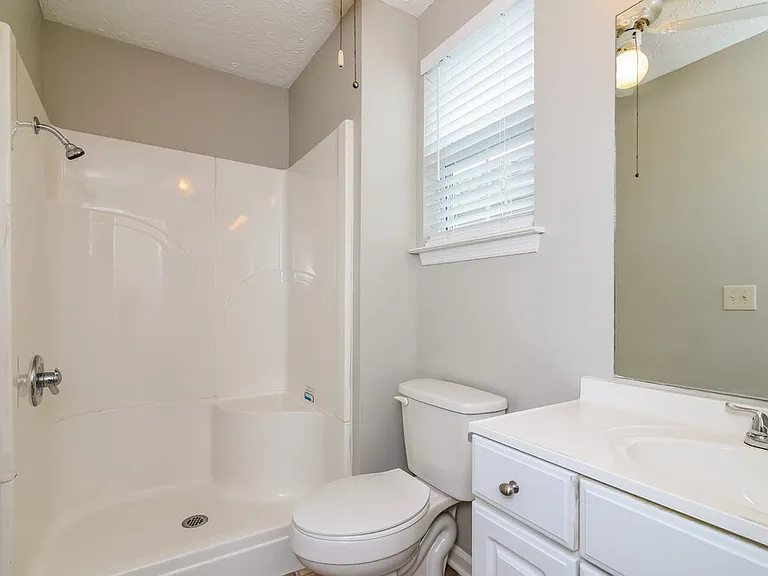 101 Edgehill Ln — Photo 11