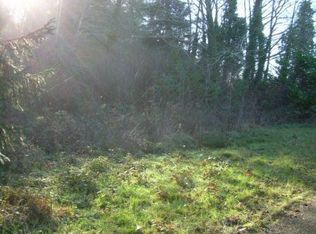 185 NE Bay St, Waldport, OR 97394