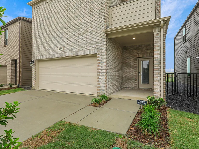 1506 Lake District Dr — Photo 31