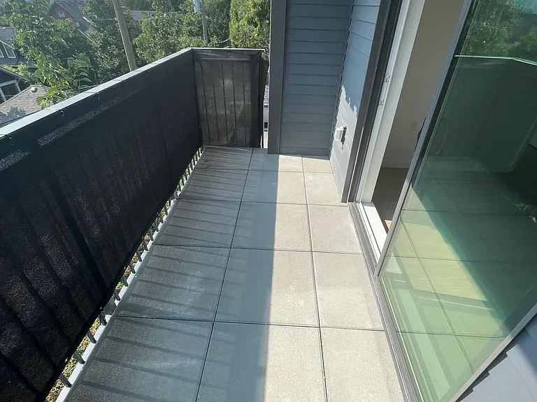 1807 Larch St — Photo 7