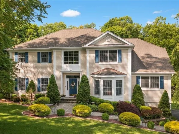 1805 Casey Court, Mohegan Lake, NY 10547