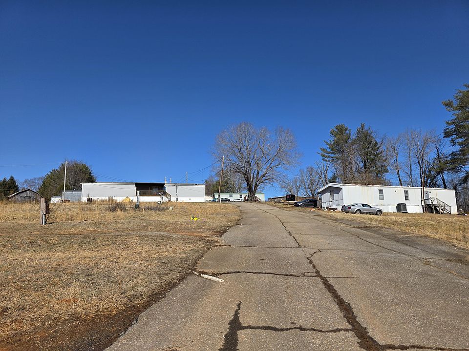 1st image of 15 Spruce Pine Ln