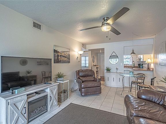 5th image of 3221 White Ibis Ct APT B3