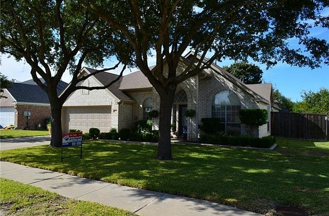 1st image of 805 Brown Dr