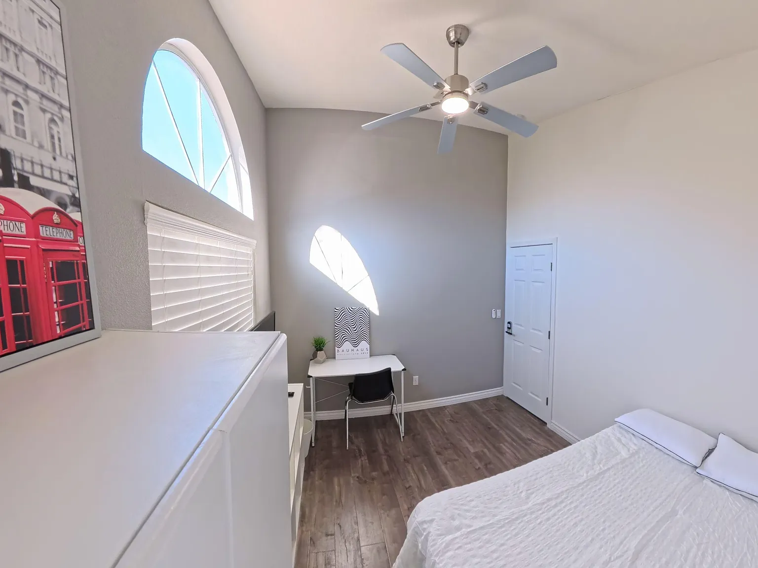 4 bed, 2.5 bath, 1967 sqft, $992 — Photo 4