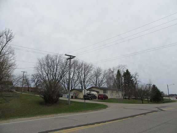 3rd image of 107 Cleveland Ave W