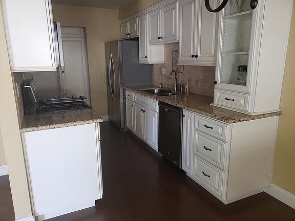 2nd image of 414 Safflower Pl