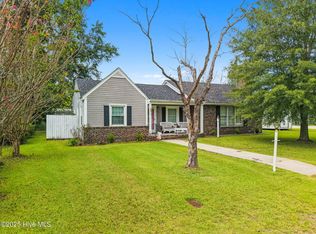 103 Woodrow St, Tabor City, NC 28463