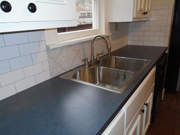 4th image of 1729 S Xanthus Ave