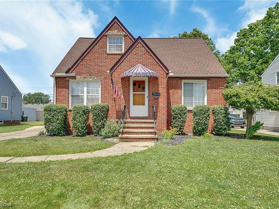 1st image of 2816 Parklane Dr