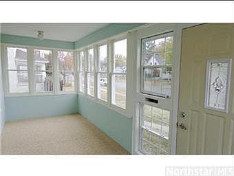 5th image of 1915 Jackson St NE