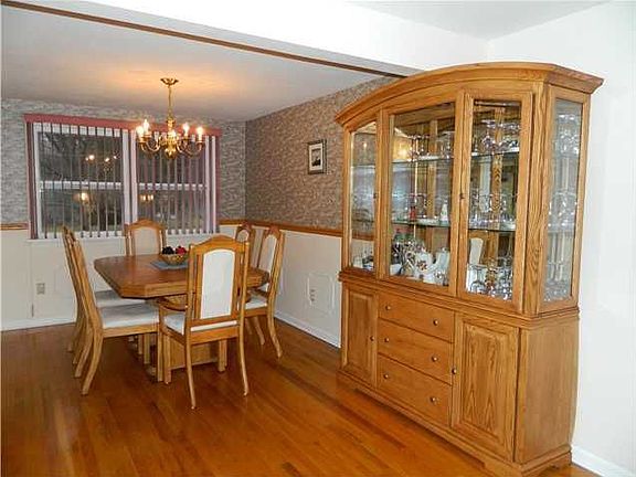 5th image of 55 Shagbark Way