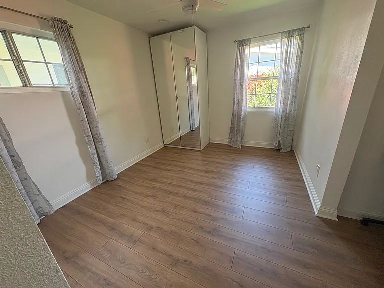 1205 Stevely Ave #1 — Photo 1