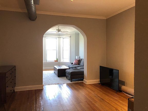 2nd image of 2051 W Division St APT 3F