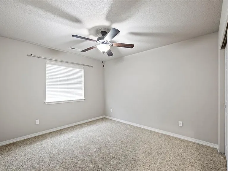 1080 N Montana St — Photo 7