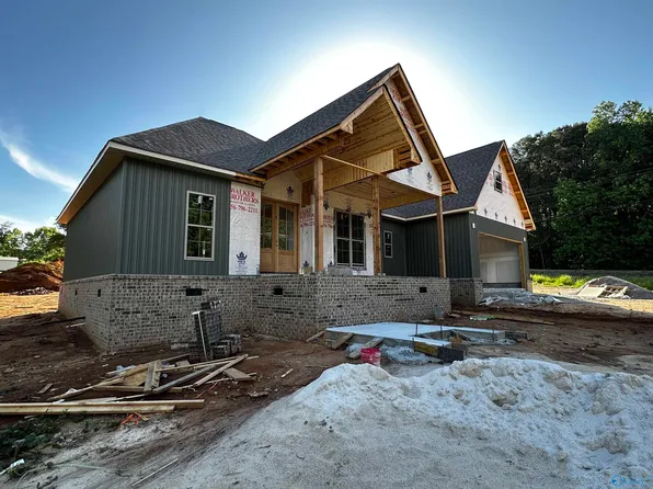 26 Dale St, Scottsboro, AL 35769