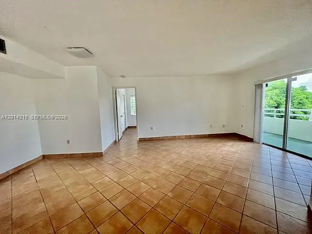 10755 SW 108th Ave #302 — Photo 8