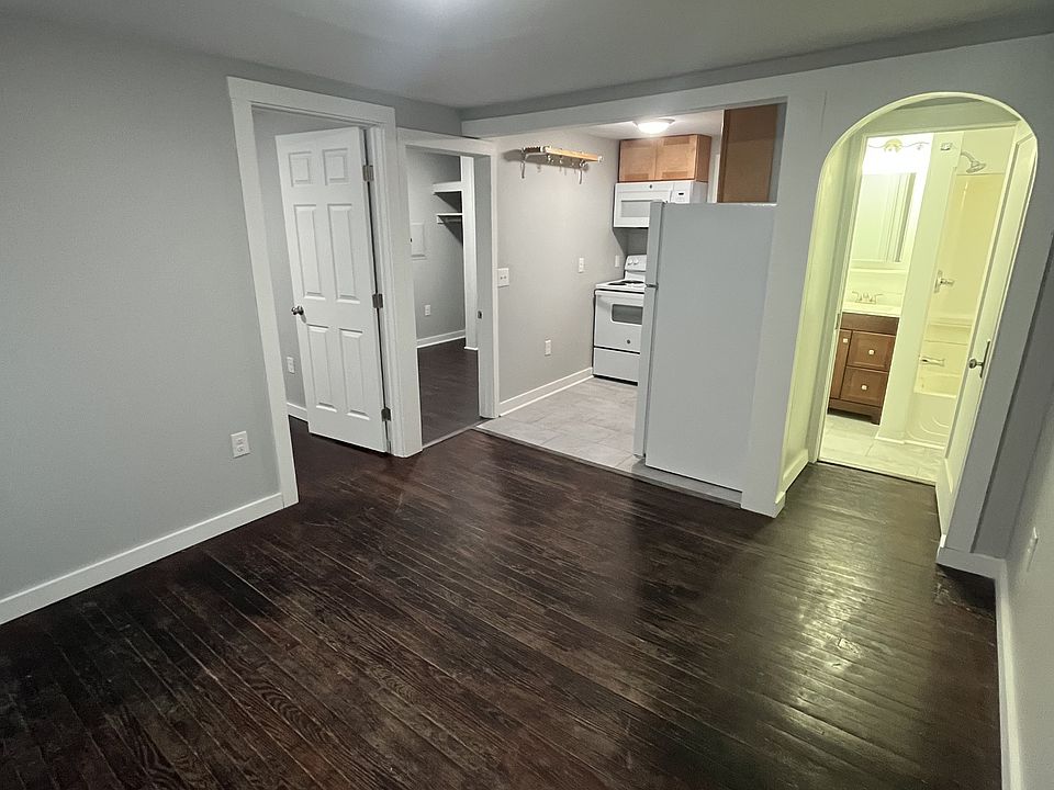 1st image of 15 1/2 Elm St APT 3