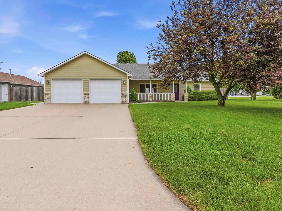 1st image of 3807 Fox Ridge Dr