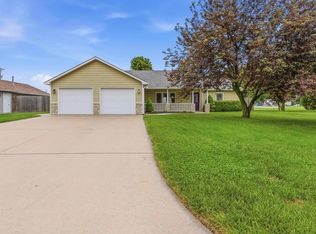 3807 Fox Ridge Dr, Manhattan, KS 66502