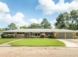 1012 Morningside St, Angleton, TX 77515