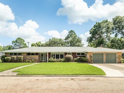 1012 Morningside St, Angleton, TX, 77515