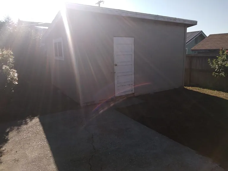 232 Fink St — Photo 8