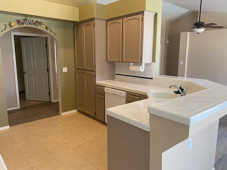3814 E Paradise Ave — Photo 13