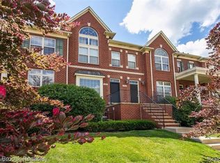1404 Raliegh Pl, Troy, MI 48084