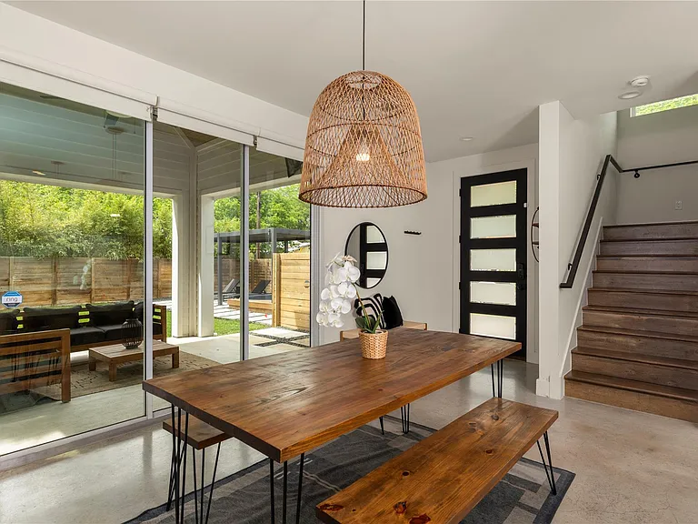 1129 Henninger St #B — Photo 3