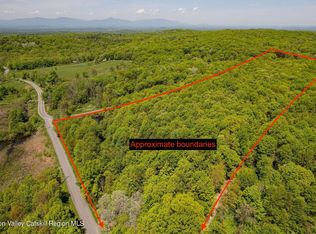 Willow Glen Rd, Red Hook, NY 12571