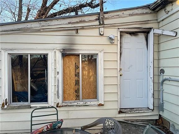 5th image of 4033 Askew Ave
