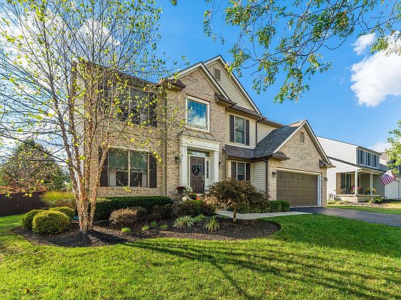 3rd image of 1819 Creekview Dr