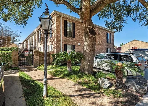 6402 Del Monte Dr #47 Photo 1