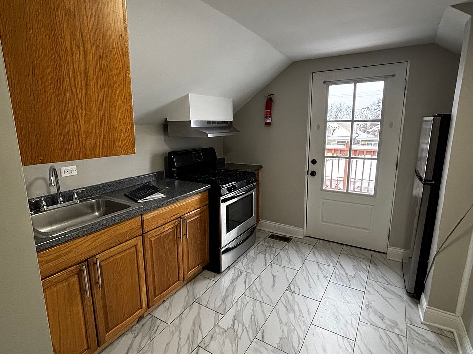 1st image of 2255 N Narragansett Ave #2