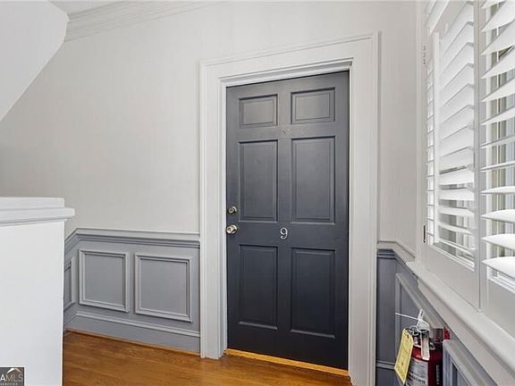 3rd image of 30 Collier Rd NW APT 9