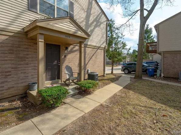 3019 Forest Creek Ct, Ann Arbor, MI 48108