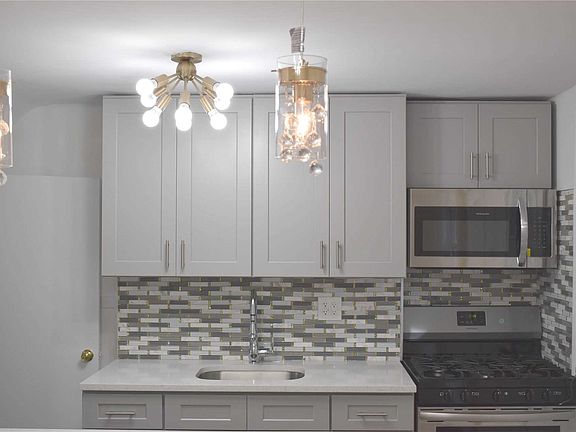 5th image of 114-59 225th St
