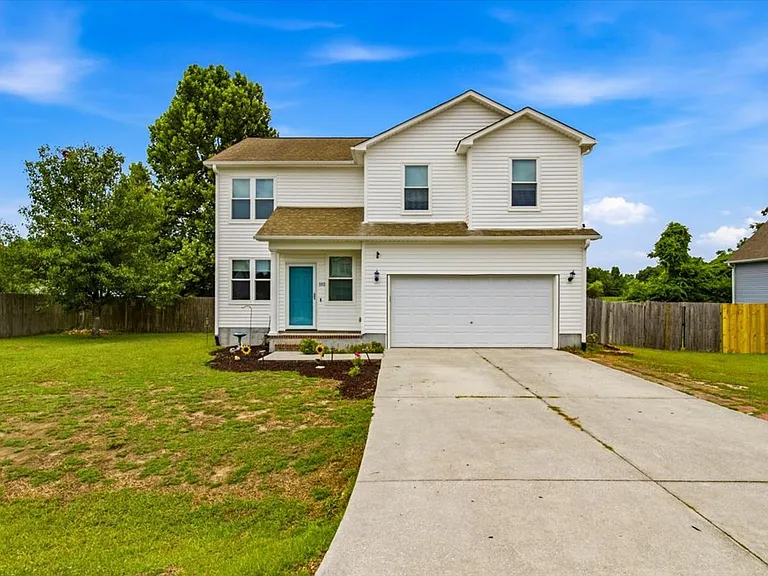 103 Briar Hollow Dr — Photo 2