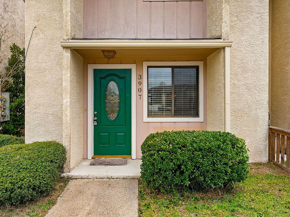 1st image of 3907 Venetian Cir