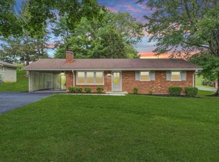 192 Maple Ave, Troutville, VA 24175