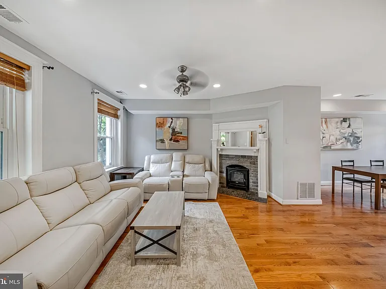 723 Quebec Pl NW — Photo 4