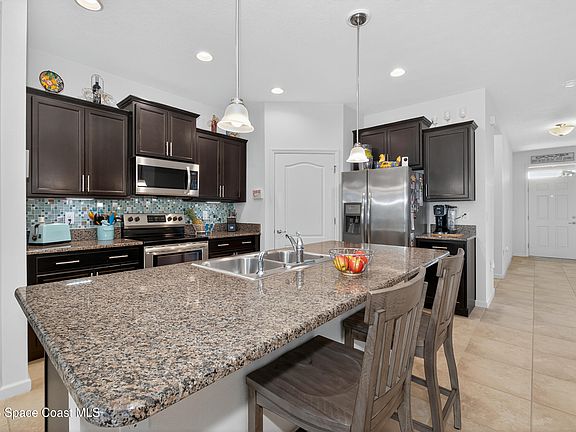 5th image of 725 Remington Green Dr SE