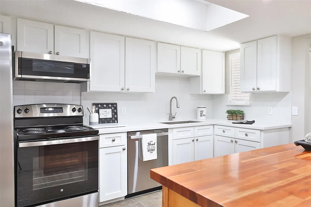 Building Photo - 5005 Georgi Ln #18